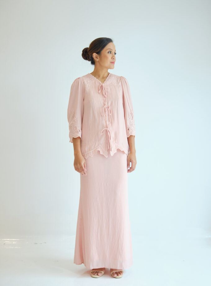 Kumi Women in Candy Pink