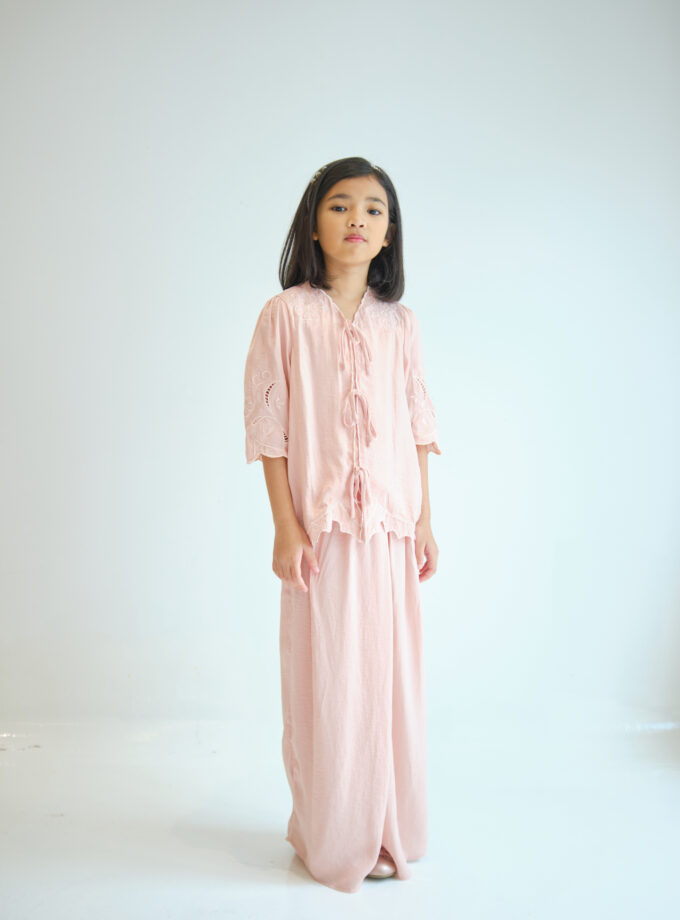 KUMI GIRLS IN CANDY PINK