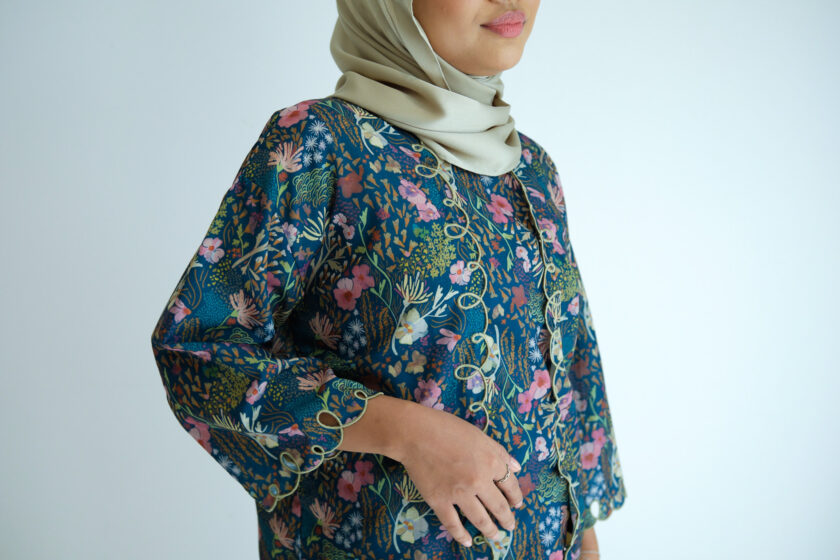 AIKO WOMEN IN FOREST GREEN (TOP ONLY) - Image 2