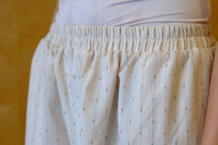Scallop Edit Pants in Vanilla Blueberry - Image 6