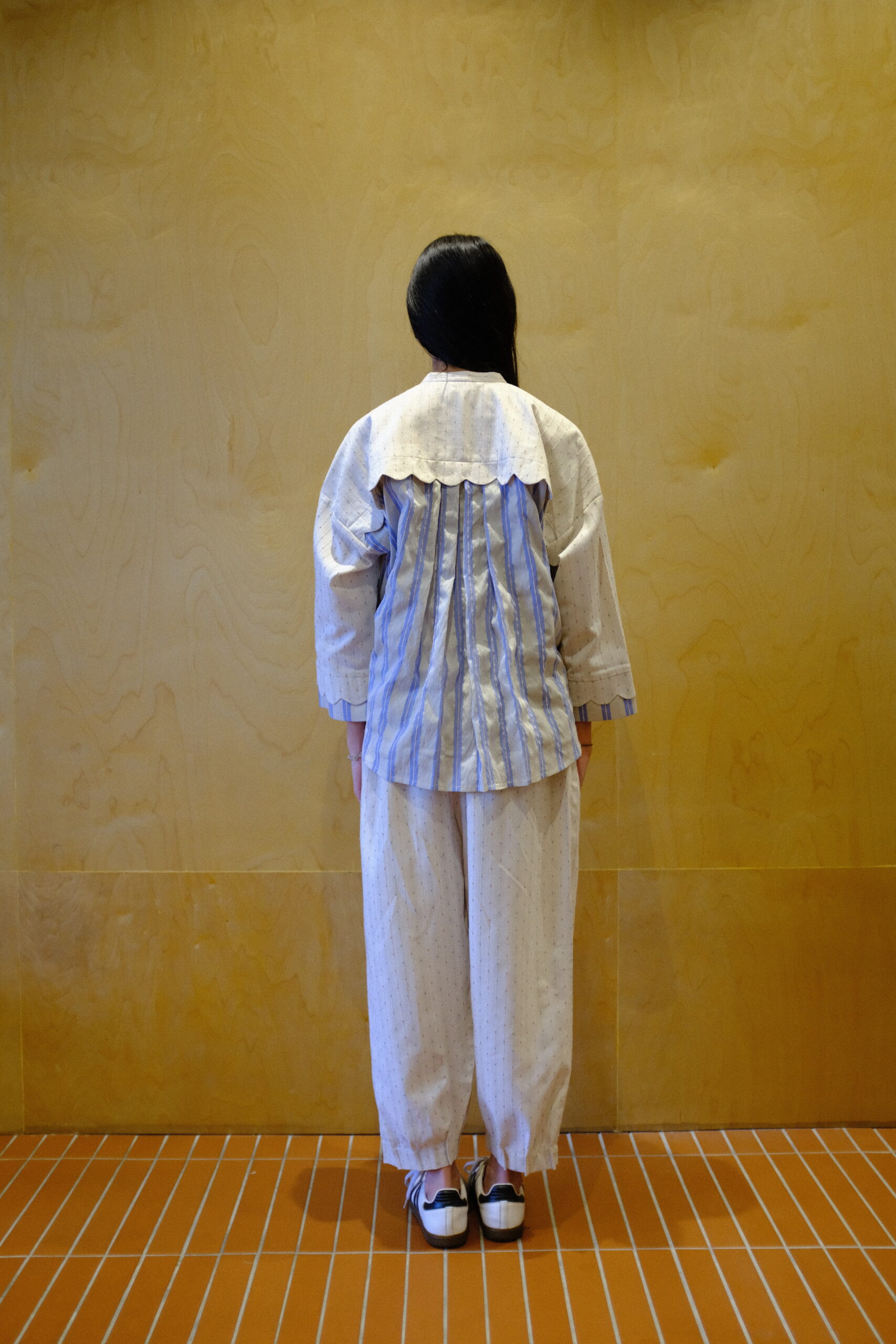 Scallop Edit Pants in Vanilla Blueberry - Image 2