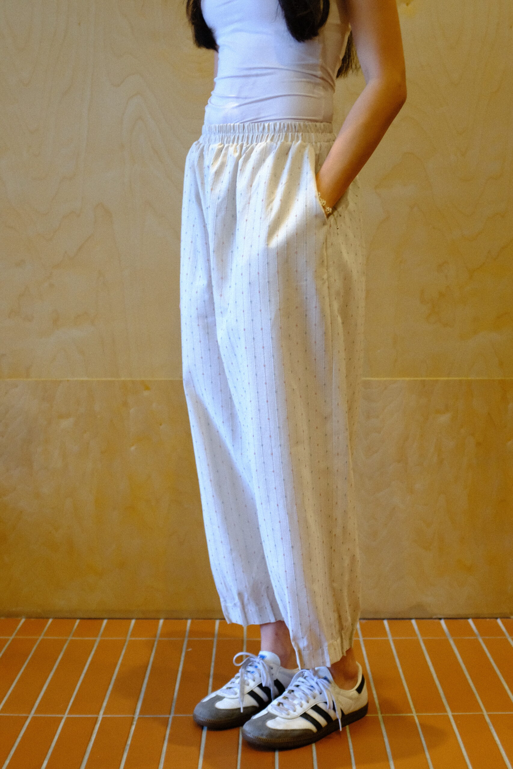 Scallop Edit Pants in Vanilla Blueberry - Image 4