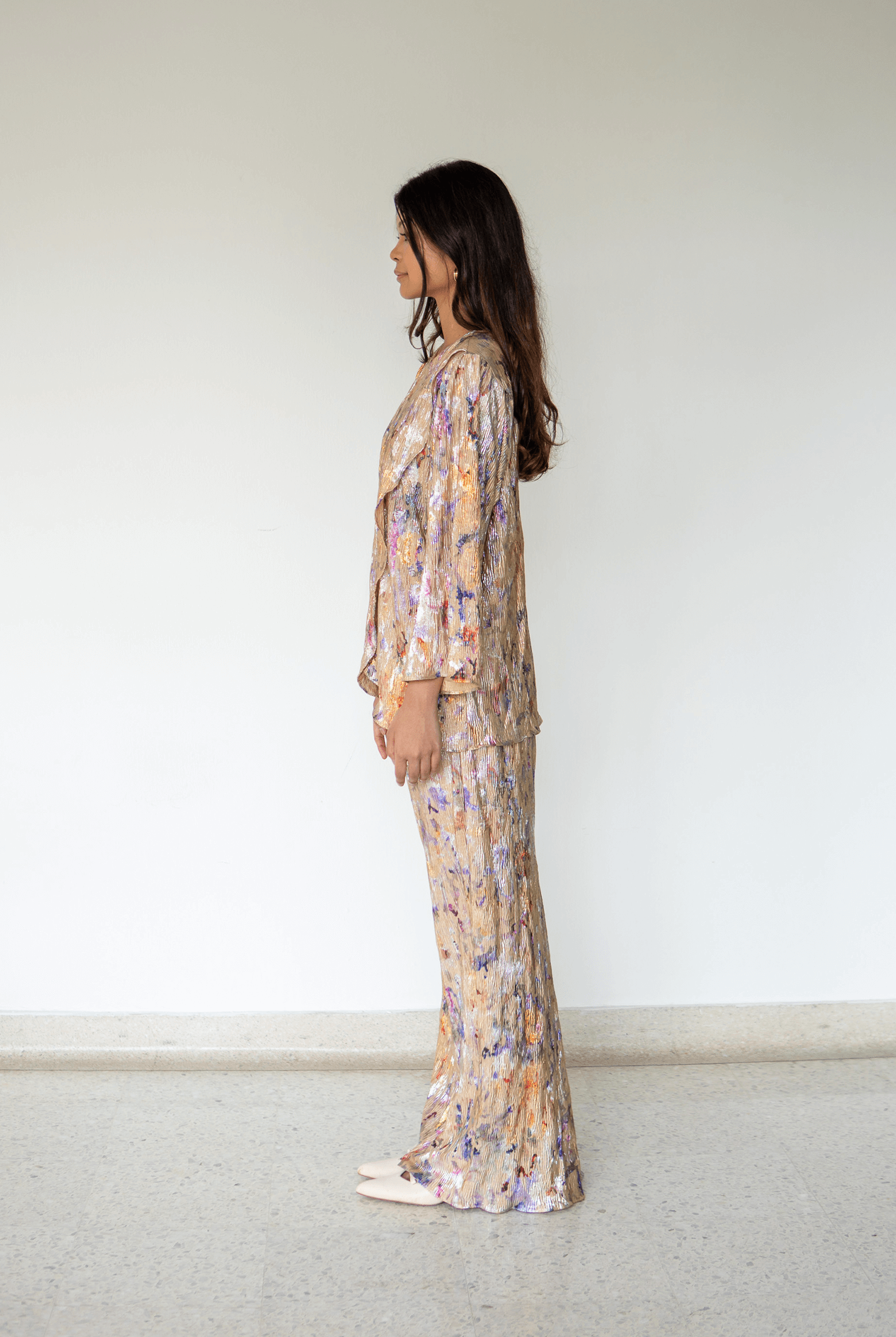 Harper Women in Metallic Gold - Image 3