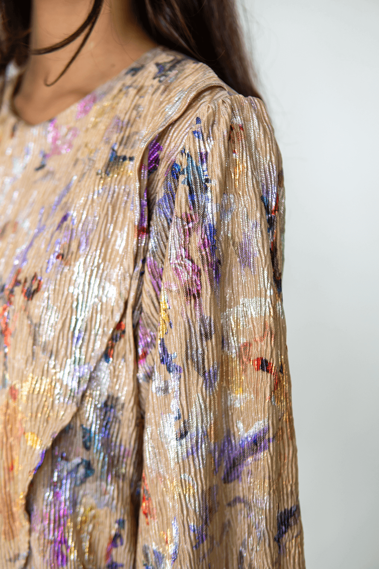 Harper Women in Metallic Gold - Image 5