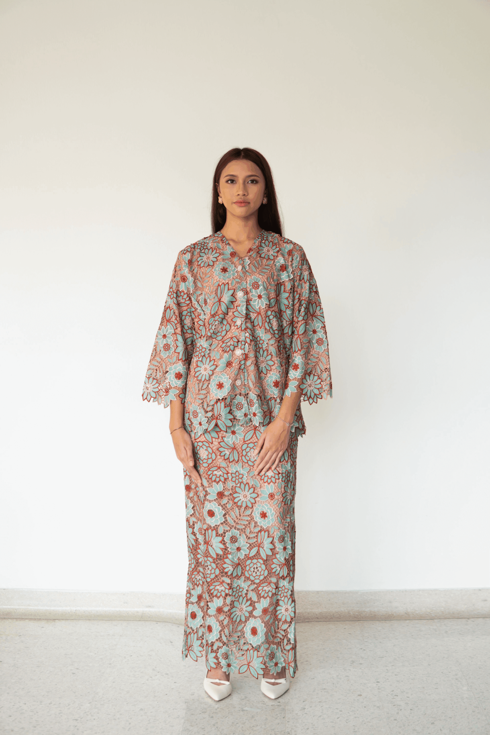 Summer Lace Kurung in Mocha Seafoam