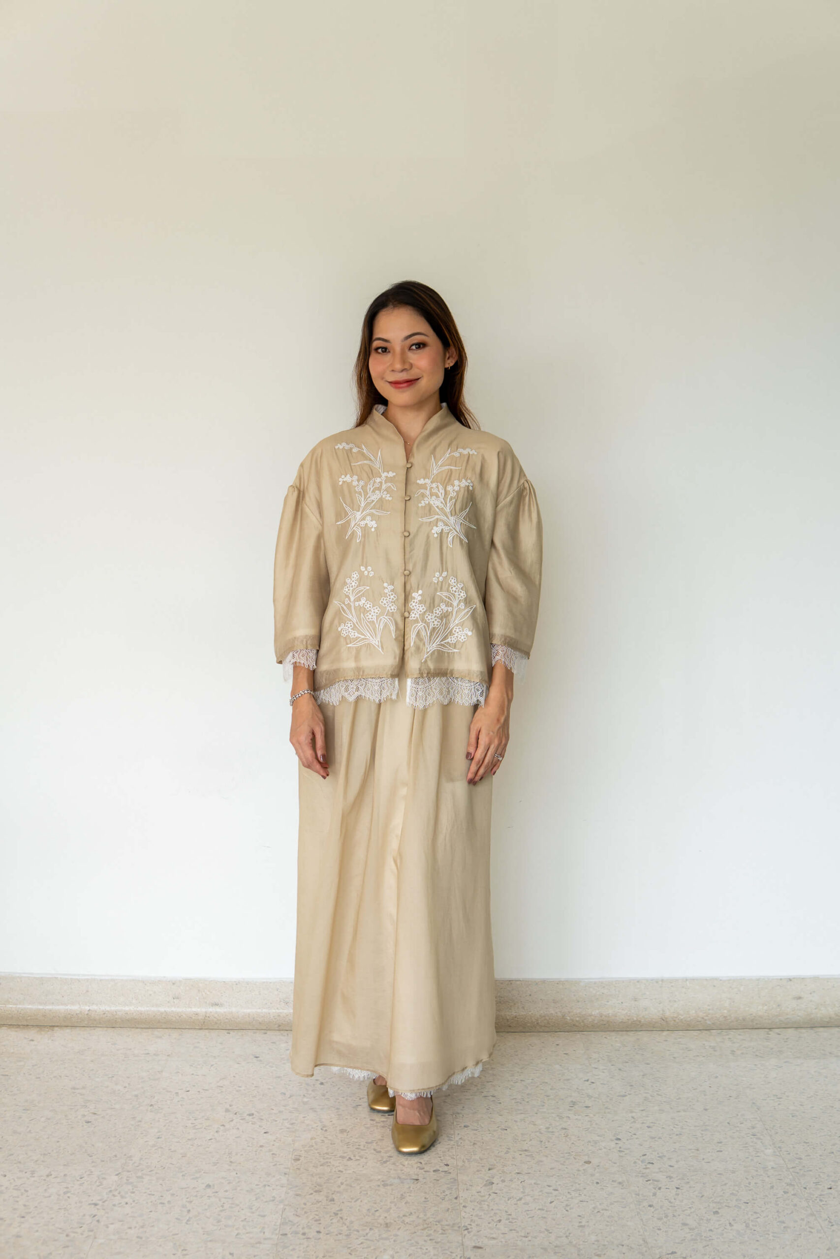 Sienna Women in Sand