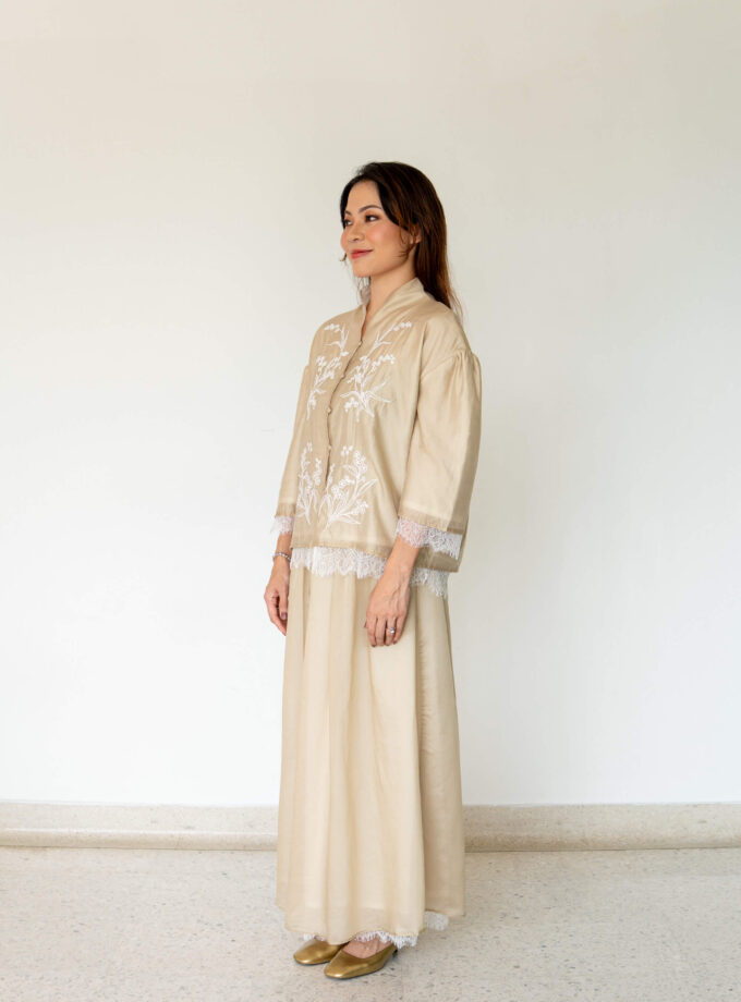 Sienna Women in Sand