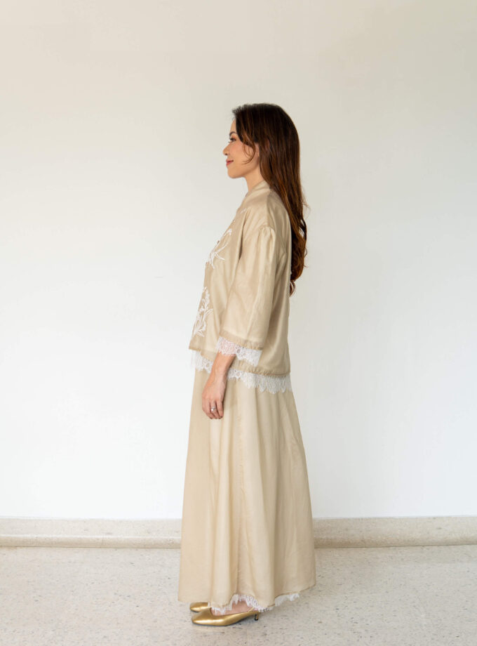 Sienna Women in Sand