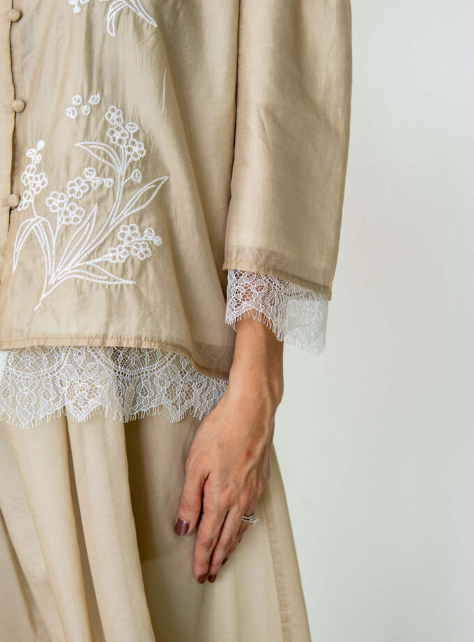 Sienna Women in Sand