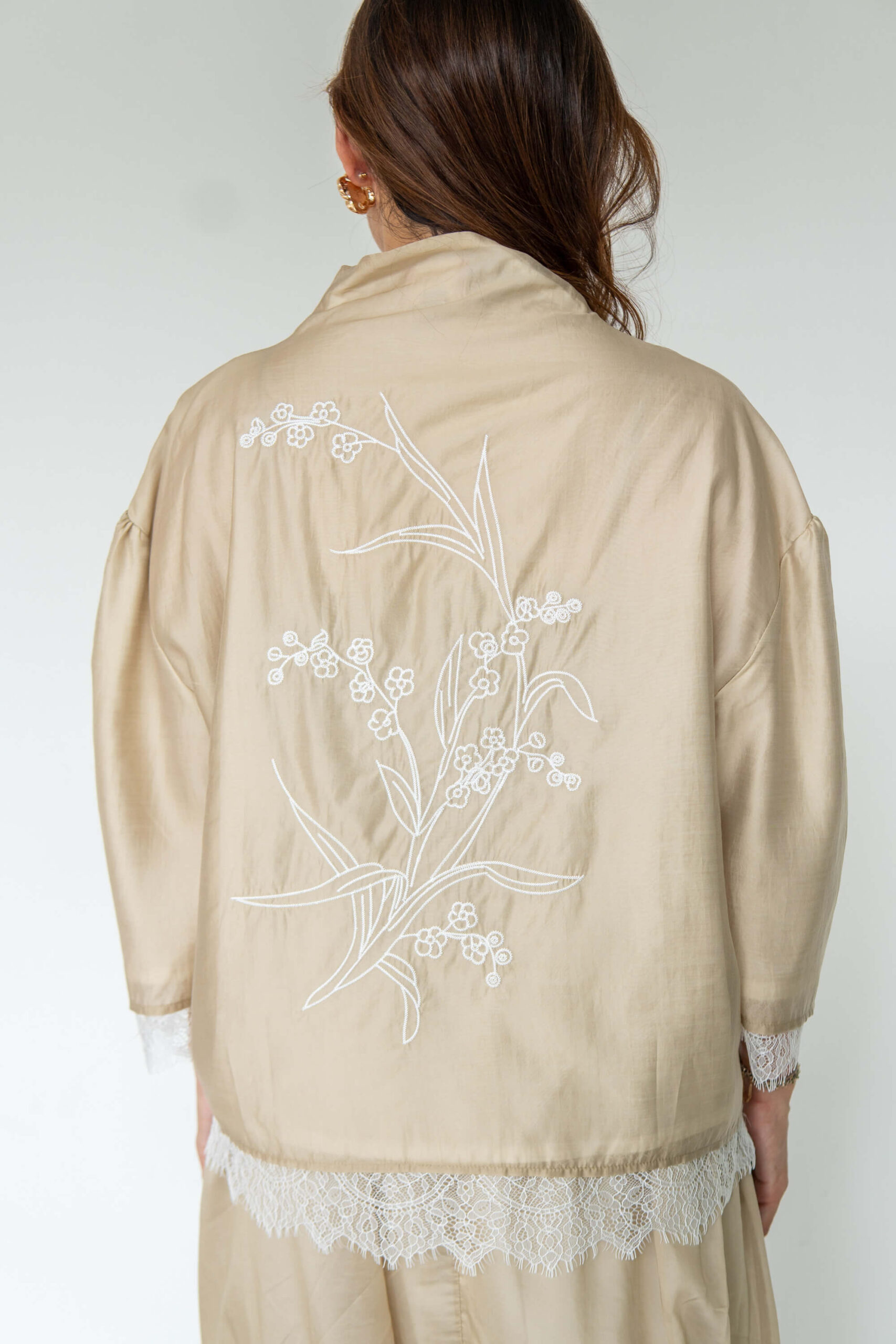 Sienna Women in Sand - Image 8