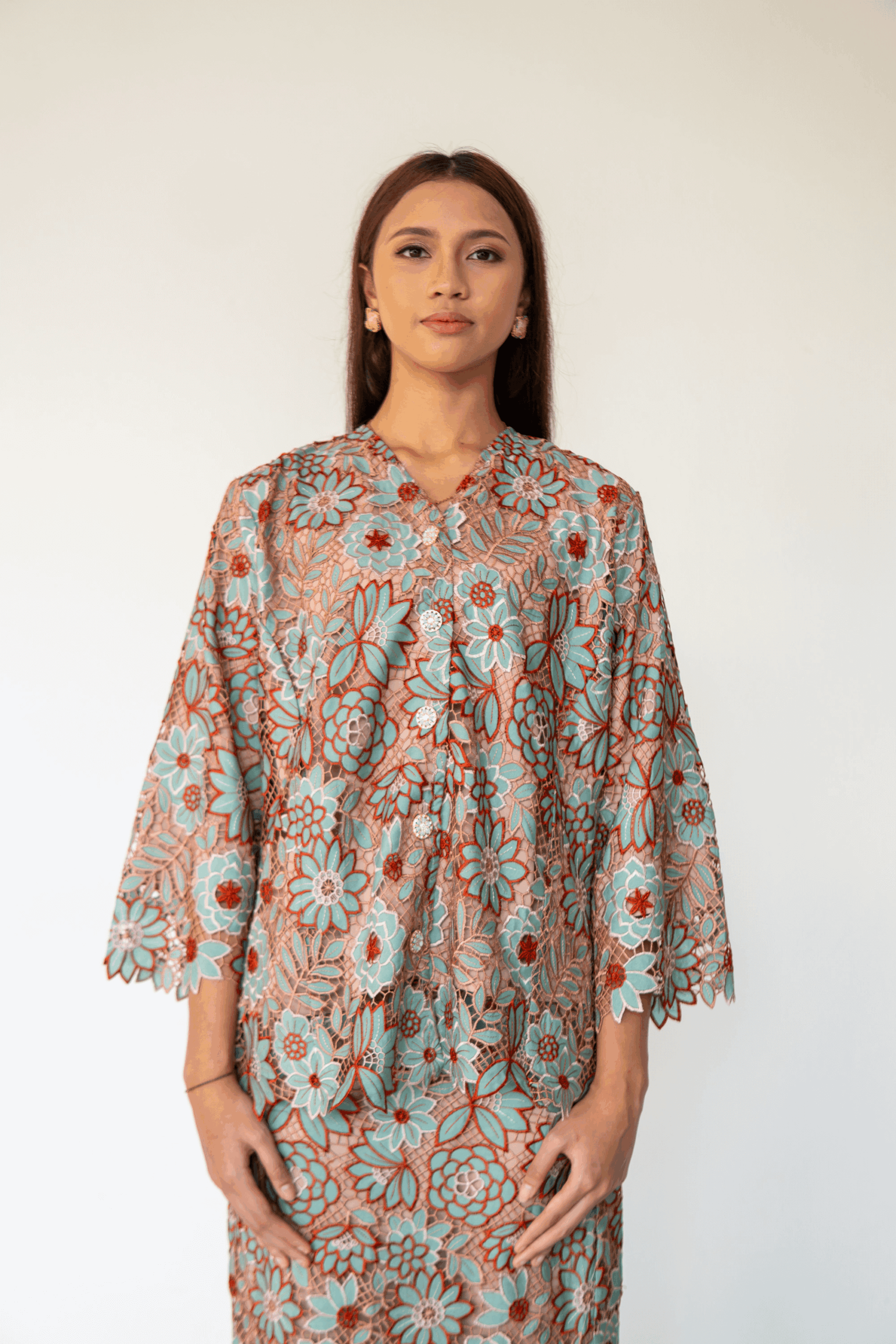 Summer Lace Kurung in Mocha Seafoam (PRE- ORDER) - Image 3
