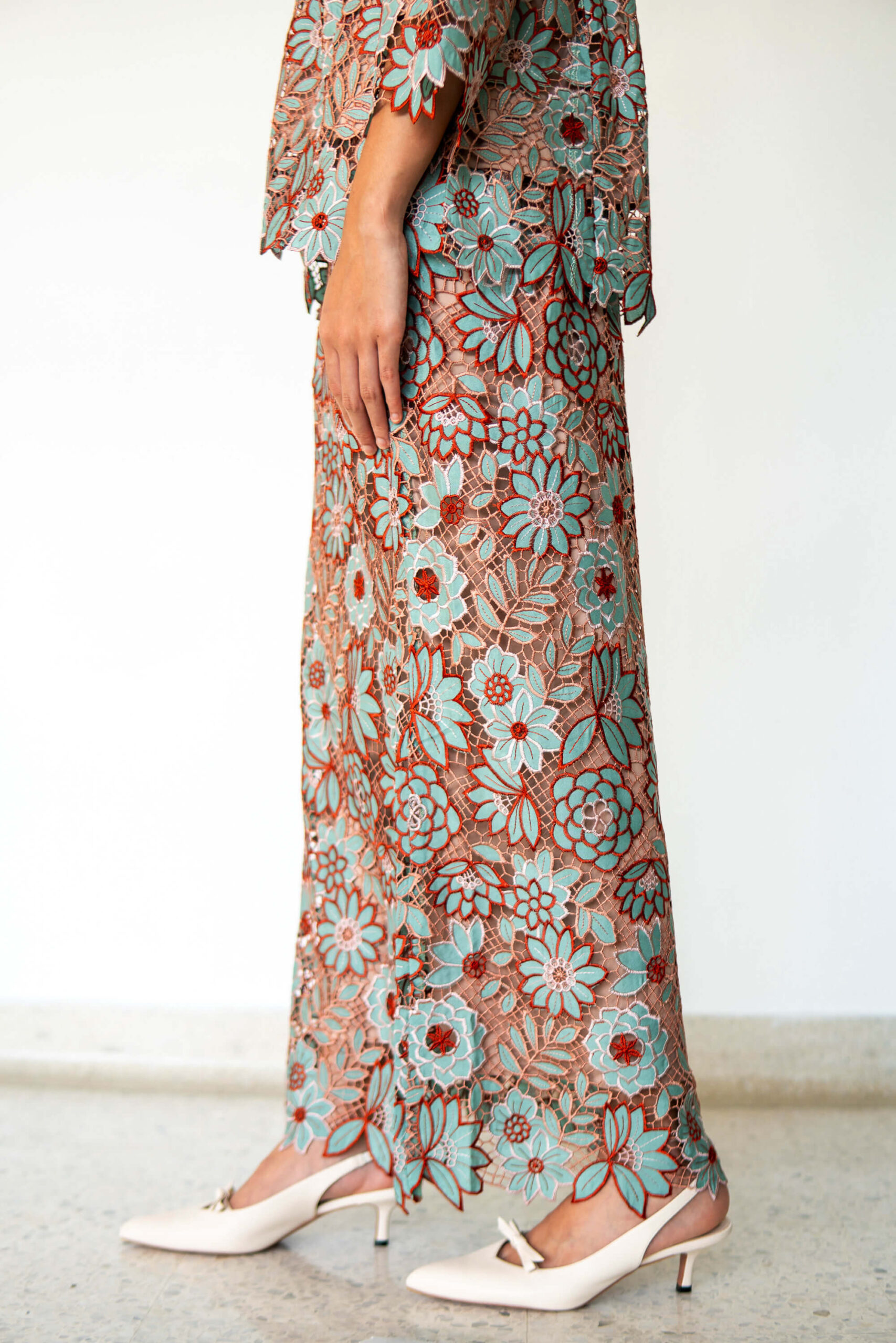Summer Lace Kurung in Mocha Seafoam (PRE- ORDER) - Image 7